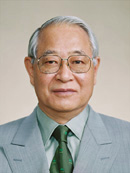 写真:理事長 西尾 勝