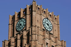 写真：市政会館・塔時計の機械室